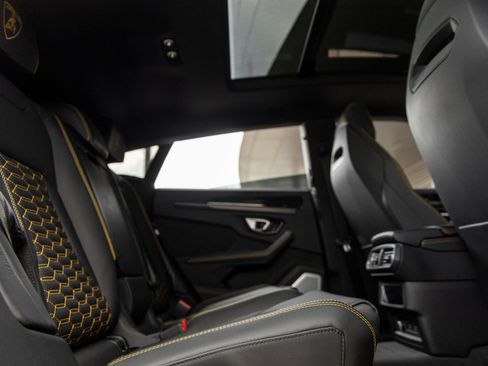 Used 2024 Lamborghini Urus S AWD/4WD image 42