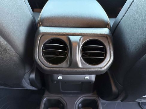 New 2025 Jeep Gladiator Sport image 22