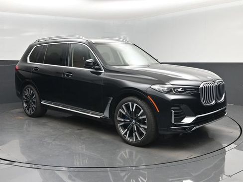 Used 2022 BMW X7 xDrive40i w/ Executive Package AWD/4WD image 1