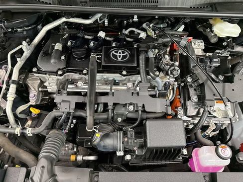 Used 2025 Toyota Corolla LE w/ LE Premium Package FWD image 28