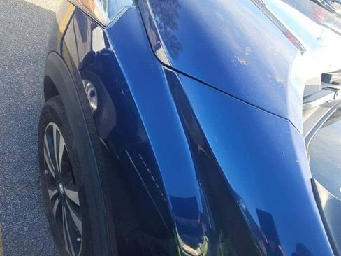 Used 2019 Nissan Kicks SV image 9