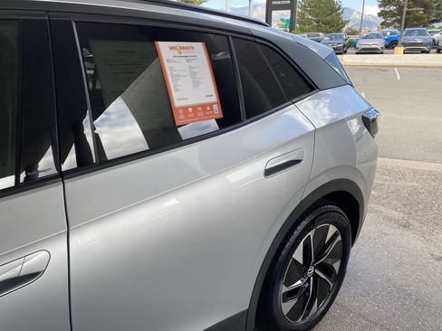 Certified 2022 Volkswagen ID.4 Pro RWD image 53