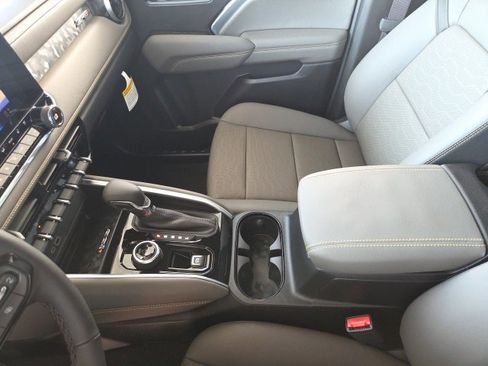 New 2026 Chevrolet Colorado ZR2 w/ Technology Package image 33