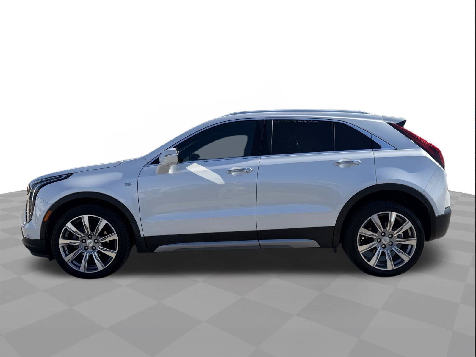 Used 2023 Cadillac XT4 Premium Luxury w/ Technology Package FWD image 2