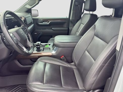Used 2024 Chevrolet Silverado 1500 LT Trail Boss w/ LT Trail Boss Premium Package AWD/4WD image 11