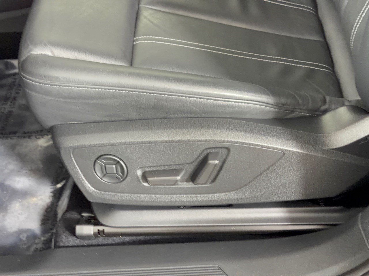 Used 2023 Audi Q4 e-tron Premium Plus RWD image 16