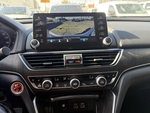 Used 2022 Honda Accord Touring image 14