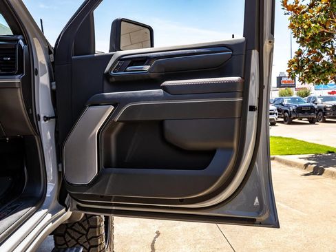 Used 2025 GMC Sierra 2500 AT4X AWD/4WD image 33
