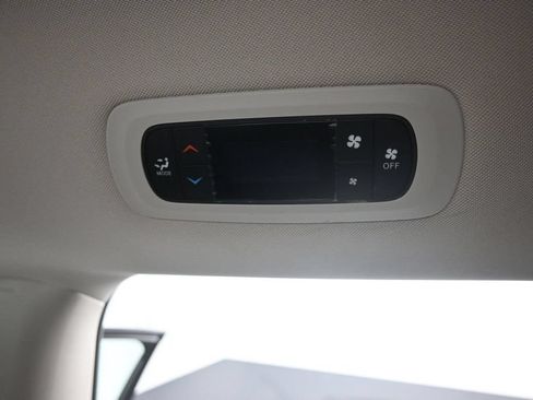 Used 2023 Chrysler Voyager LX FWD image 13