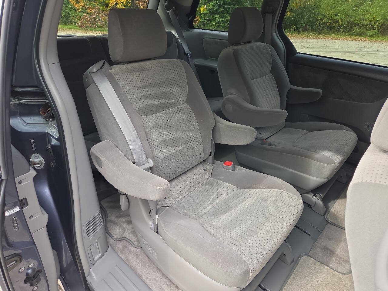 Used 2007 Toyota Sienna LE w/ LE Pkg 3 FWD image 16