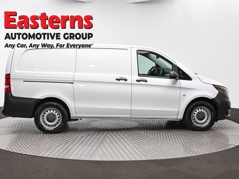 Used 2022 Mercedes-Benz Metris image 4