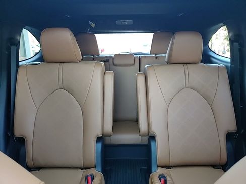 New 2026 Toyota Highlander Platinum image 23