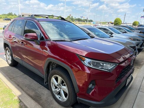 Used 2021 Toyota RAV4 XLE Premium AWD/4WD image 3