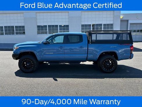 Used 2019 Toyota Tacoma TRD Sport w/ TRD Premium Sport Package AWD/4WD image 4