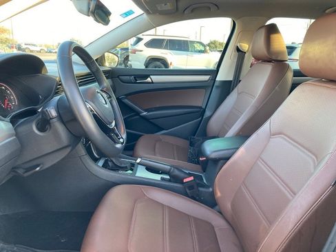 Used 2022 Volkswagen Passat 2.0T SE image 8