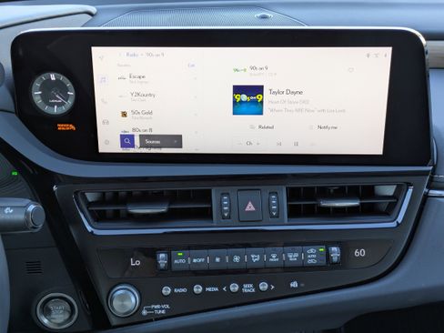 Used 2023 Lexus ES 350 w/ Premium Package image 17