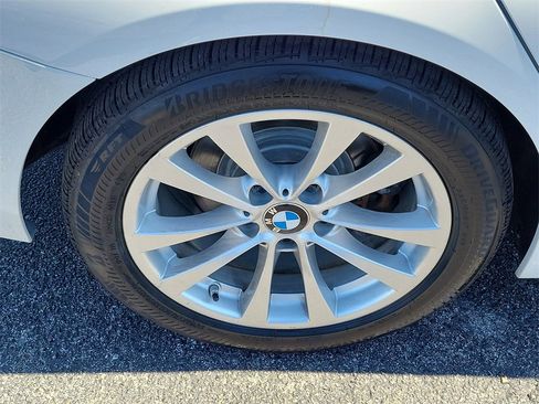 Used 2017 BMW 320i Sedan image 6