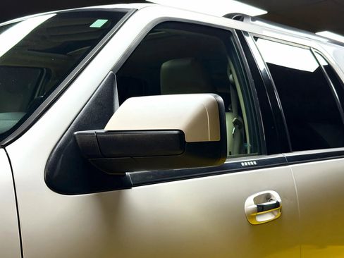 Used 2015 Ford Expedition EL Limited w/ Equipment Group 301A image 9