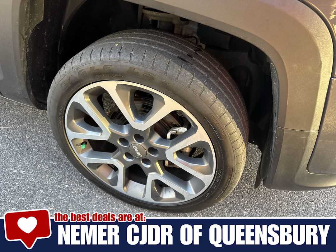 Used 2022 Jeep Renegade Limited w/ Sun, Sound & Wheels Group AWD/4WD image 10