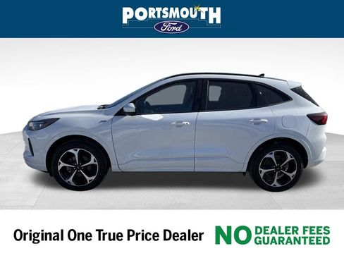 Used 2025 Ford Escape ST-Line Elite w/ Premium Technology Package image 2