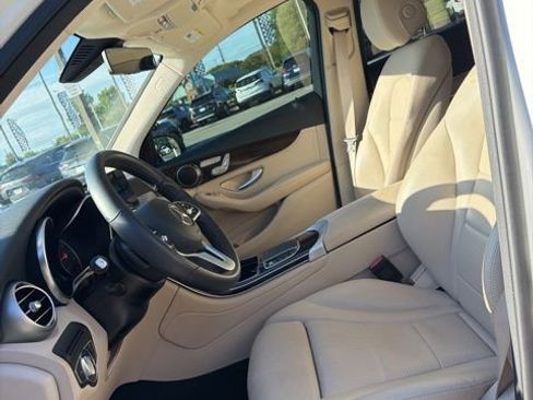 Used 2021 Mercedes-Benz GLC 300 image 12