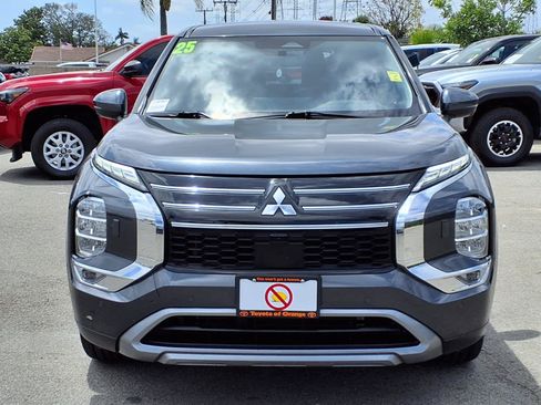 Used 2025 Mitsubishi Outlander SE AWD/4WD image 2