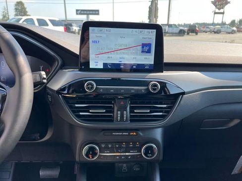 New 2025 Ford Escape Active w/ Cold Weather Package image 15