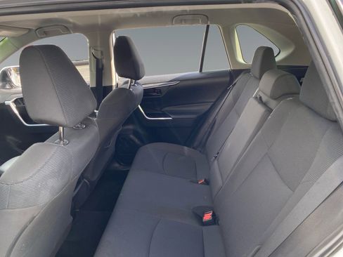 Used 2021 Toyota RAV4 LE FWD image 13