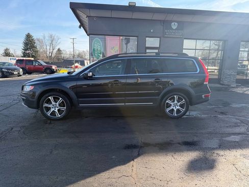 Used 2015 Volvo XC70 T6 w/ Protection Package image 2