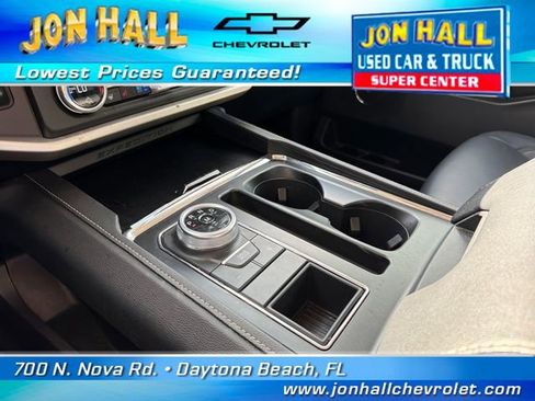 Used 2024 Ford Expedition XLT RWD image 28