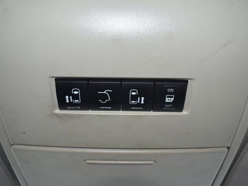 Used 2013 Dodge Grand Caravan SXT w/ Rear Park Assist Pkg image 28