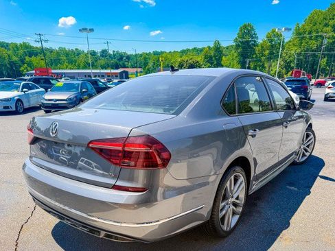 Used 2018 Volkswagen Passat 2.0T S FWD image 4