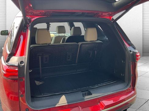 Used 2023 Chevrolet Traverse Premier w/ LPO, Floor Liner Package AWD/4WD image 4