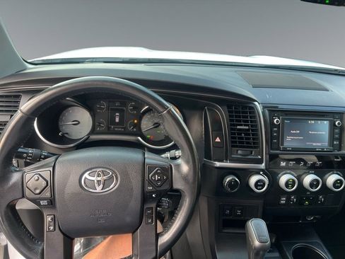 Used 2019 Toyota Sequoia TRD Sport image 10