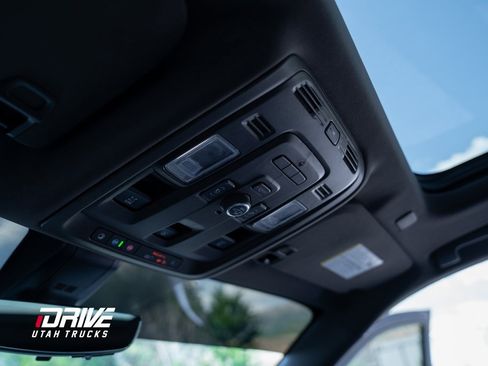 Used 2021 GMC Yukon XL Denali w/ Denali Premium Package image 43