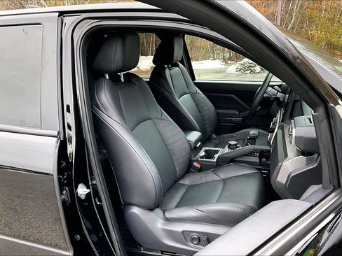 Used 2024 Toyota Tacoma TRD Off-Road w/ TRD Off Road Premium Package image 7