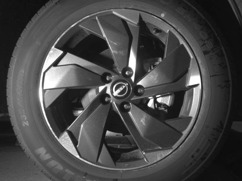 Used 2025 Nissan Rogue SV image 13