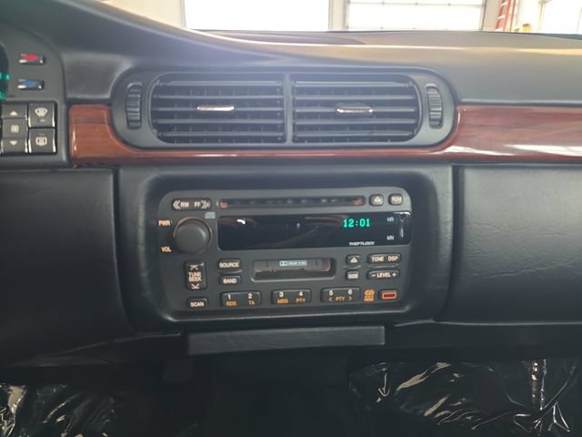 Used 1999 Cadillac De Ville w/ Comfort/Convenience Pkg FWD image 19