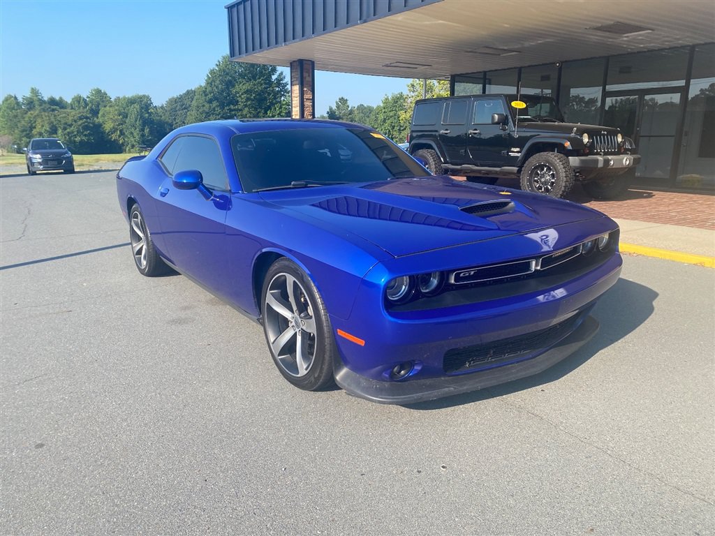 Used 2019 Dodge Challenger GT RWD image 1