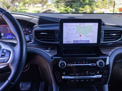 Used 2021 Ford Explorer Limited w/ Equipment Group 301A image 29