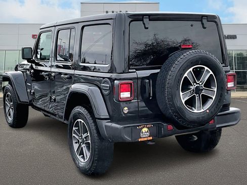 Used 2023 Jeep Wrangler Sahara w/ Cold Weather Group image 4