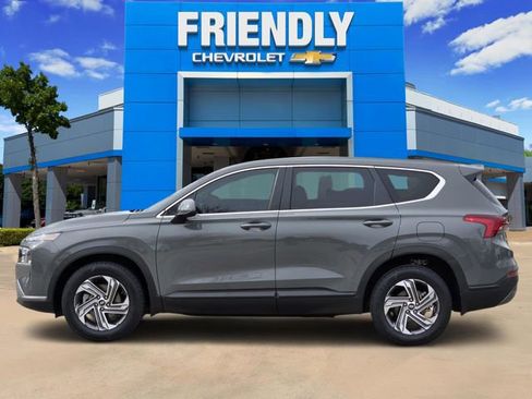 Used 2023 Hyundai Santa Fe SE w/ Winter Weather Package image 4