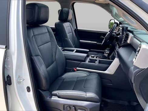 Used 2024 Toyota Tundra Limited AWD/4WD image 9