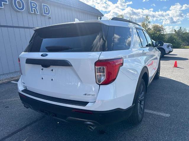 Certified 2023 Ford Explorer XLT w/ Equipment Group 202A AWD/4WD image 3