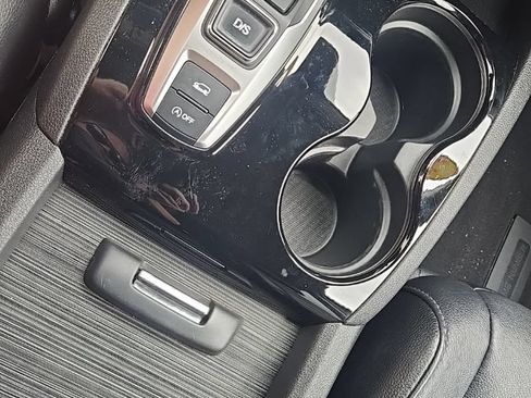 Used 2017 Honda Pilot Touring image 50
