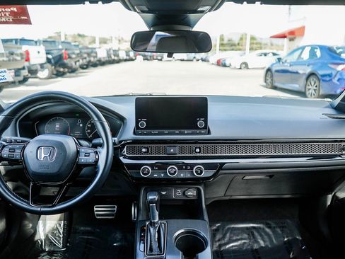 Used 2022 Honda Civic Sport image 13