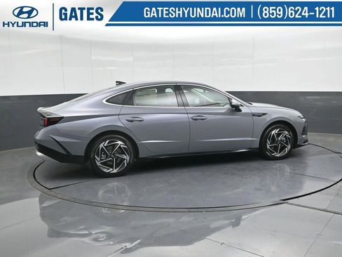 New 2026 Hyundai Sonata SEL image 3