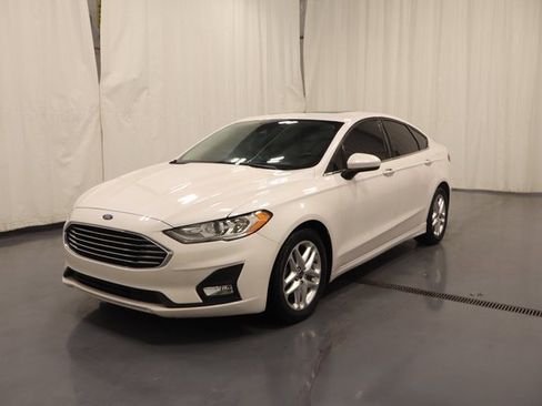 Used 2020 Ford Fusion SE w/ Equipment Group 151A image 4