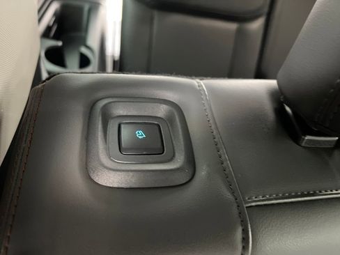 Used 2025 Ford Expedition Active AWD/4WD image 18