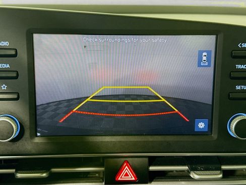 Used 2023 Hyundai Elantra SEL image 19